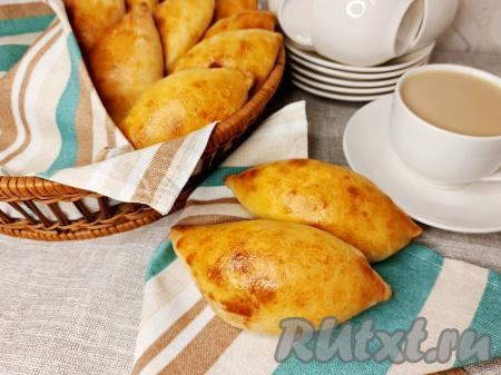 Пирожки с капустой на кефире без дрожжей в духовке