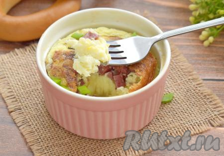 Омлет с колбасой в аэрогриле