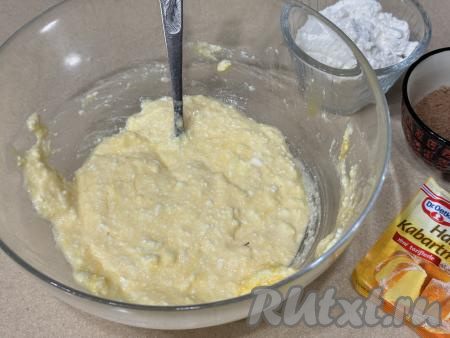 Перемешать тесто вилкой до однородного состояния.&nbsp;