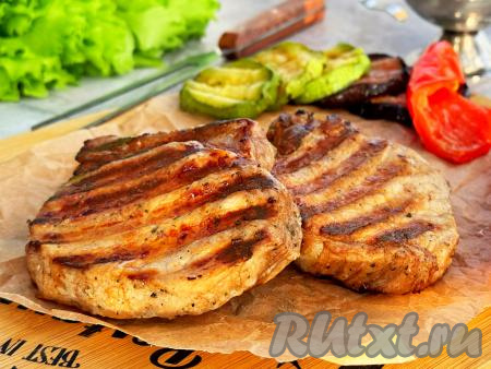 Стейки из свинины в электрогриле