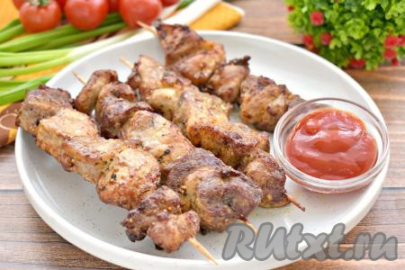 Шашлык из свинины на шпажках в аэрогриле