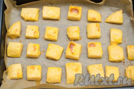 Десерт "Жареное молоко" запекать в разогретой до 180 градусов духовке в течение 20-25 минут (до приятного подрумянивания сверху).