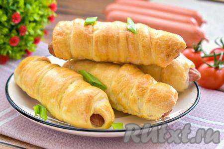 Сосиски в дрожжевом тесте в аэрогриле