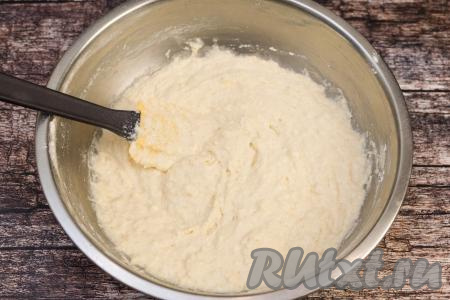 По консистенции тесто будет очень густым.