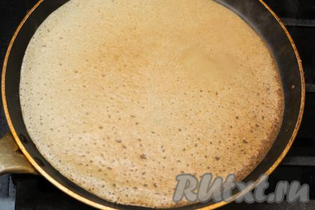 Жарить блинчик до подрумянивания с другой стороны.