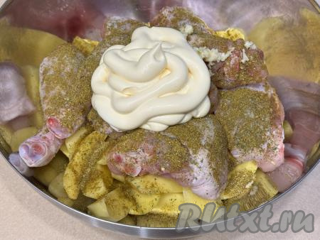 &nbsp;Сюда же выложить майонез.&nbsp;