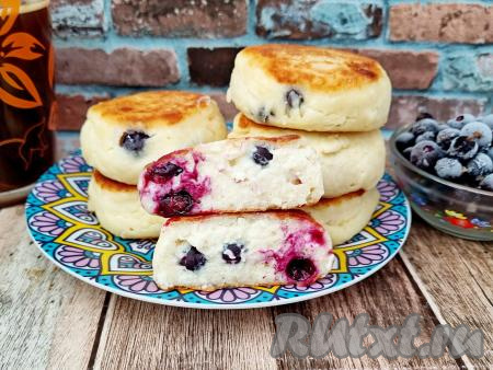 Сырники с замороженными ягодами