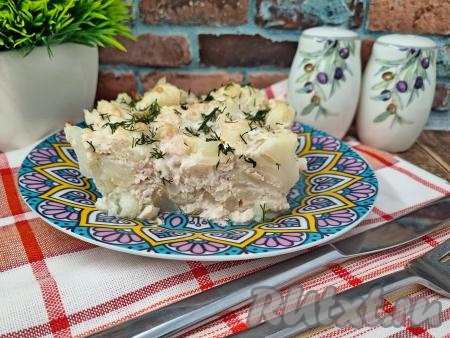 Фарш получается нежнейшим, сочным, он отлично сочетается с мягкими соцветиями цветной капусты.