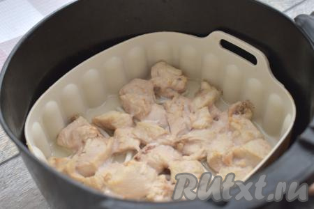 ​​​​​​​​​​​​Включаем аэрогриль на 180 градусов, время устанавливаем на 10 минут. Готовим до звукового сигнала.