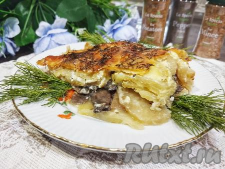 Картошка с грибами с майонезом и сыром в духовке
