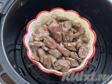  В процессе запекания сердечки выделят сок.&nbsp;