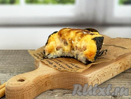 А вот как запечённый суши-маффин выглядят в разломе. Угощайтесь!