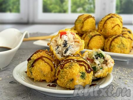 А вот как в разломе выглядит суши-шарик, приготовленный в аэрогриле. Угощайтесь!