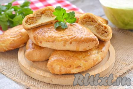 Пирожки с капустой из слоёного теста в аэрогриле