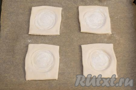 Вот такие 4 заготовки слоек, как на фото, получились.