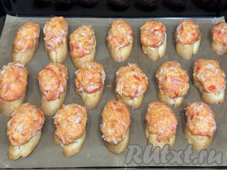 Запекать ленивые суши на багете в разогретой до 200 градусов духовке 10-15 минут.&nbsp;