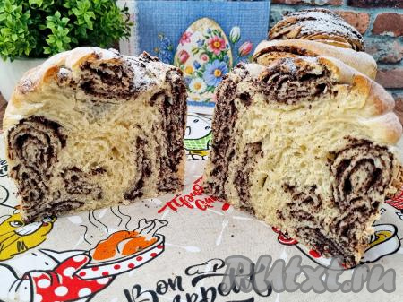 А вот какой шикарный&nbsp;разрез у кулича с маком из слоёного теста.&nbsp;Этот в меру сладкий краффин с нежным, воздушным мякишем получается наивкуснейшим.&nbsp;Такой слоёный кулич с маковой начинкой вас не разочарует!