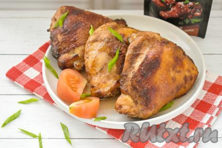 Куриные бёдра, запечённые в соусе "Терияки", достаём из аэрогриля и подаём горячими к столу. Бёдрышки в процессе приготовления становятся&nbsp;румяными снаружи, а их мясо - сочным, нежным. Отличное мясное блюдо для семейного обеда или ужина, попробуйте!