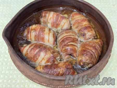 Поставить форму в разогретую до 200 градусов духовку и запекать 35 минут.