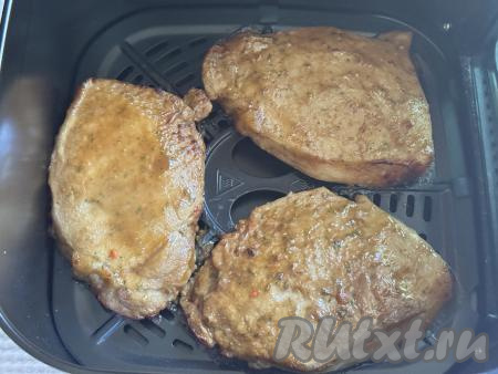 Спустя 10 минут достать чашу из аэрогриля.