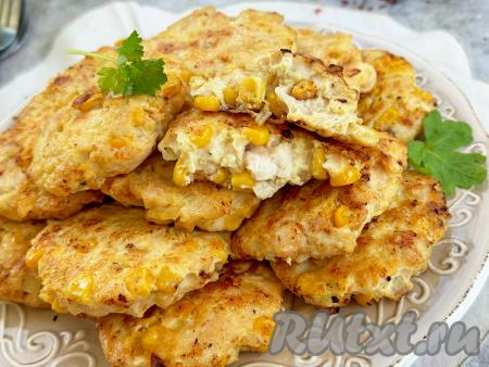 Рубленные куриные котлеты с кукурузой и сыром