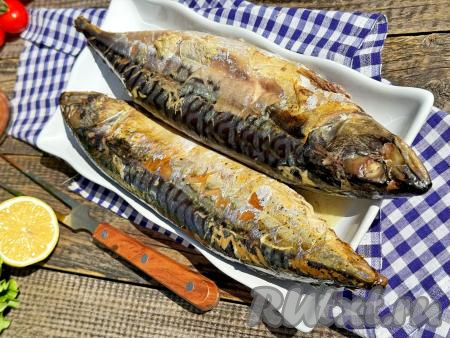 Скумбрия в фольге на решётке на мангале