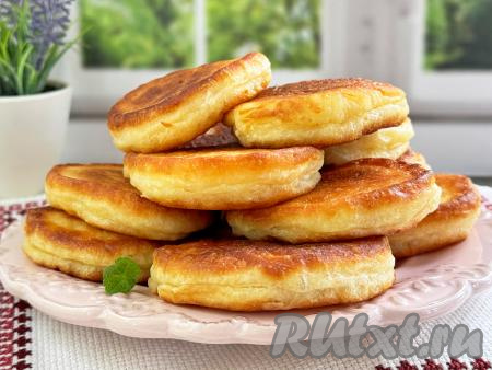 Пышные оладьи на сметане на дрожжах