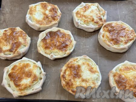 Калитки из пшеничной муки&nbsp;с картошкой&nbsp;выпекать в разогретой до 180 градусов духовке минут 30 (начинка должна хорошо подрумяниться).