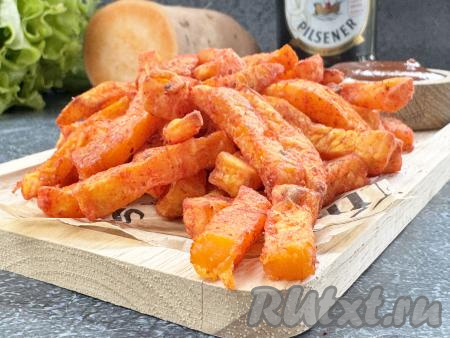 Нежные, вкусные, аппетитные кусочки батата фри, приготовленные в аэрогриле, прекрасно дополнят любое мясное блюдо или станут отличной самостоятельной закуской.
