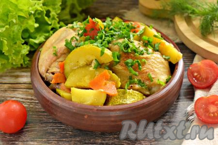 Курица с кабачками в мультиварке