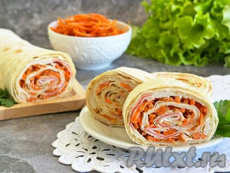 Рулет из лаваша с крабовыми палочками и корейской морковью