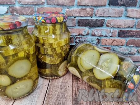 Зимой аппетитные, очень вкусные, приятно похрустывающие кабачки, приготовленные по-фински, станут замечательным дополнением к различным блюдам.