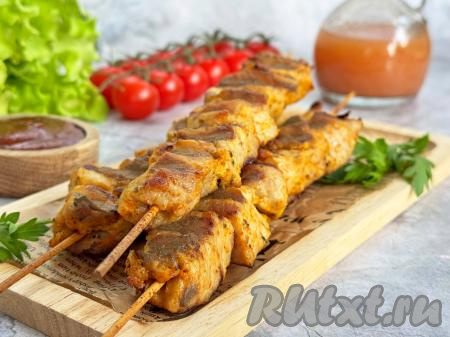 Шашлык из свинины на шпажках на электрогриле