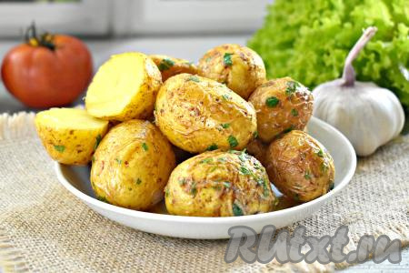 Молодая картошка в кожуре в аэрогриле
