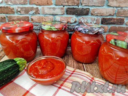 Кетчуп из кабачков и лука с томатной пастой на зиму