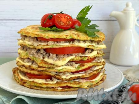 Кабачковый торт с фаршем и помидорами