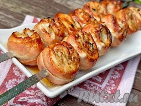 Куриные рулетики в беконе на мангале