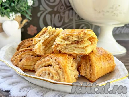 Посмотрите, как аппетитно эта выпечка выглядит в разломе.&nbsp;Очень вкусное, мягкое, нежное армянское печенье "Гата" с ароматной начинкой из грецких орехов подать в качестве дополнения к чаю или кофе.