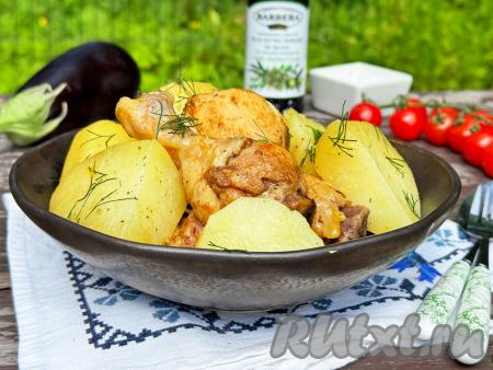 Курица с картошкой в казане на костре