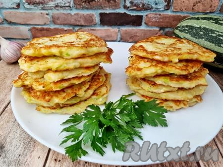 Кабачковые оладьи с творогом и сыром