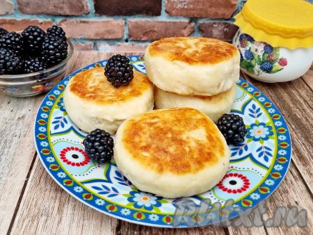 Сырники с ежевикой