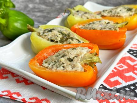 Перец, фаршированный половинками, на сковороде