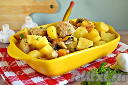 Жаркое из свинины с картошкой и грибами