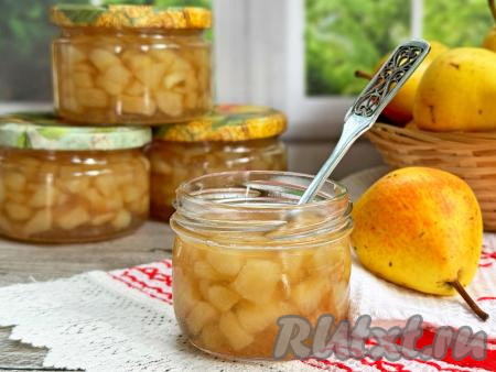 Зимой это вкусное, в меру густое варенье, сваренное из груш станет замечательным дополнением к чаю, сырникам, блинам или оладушкам.