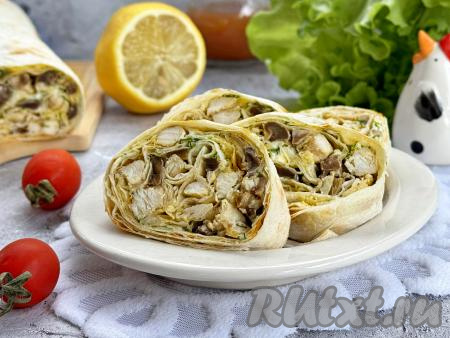 Рулет из лаваша с курицей и грибами