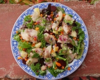 Рецепт салата с копченой рыбой