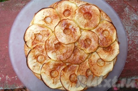 Яблочный пирог с карамелью