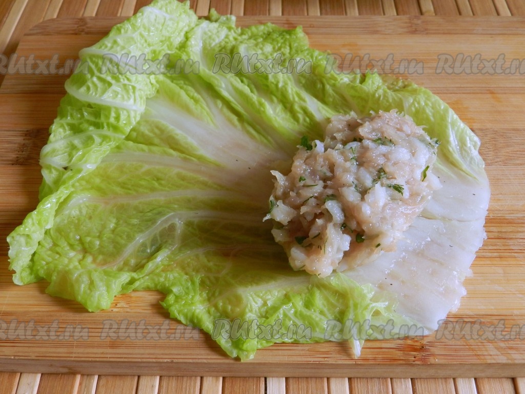 Голубцы из пекинской капусты с курицей и рисом — рецепт с фото пошагово