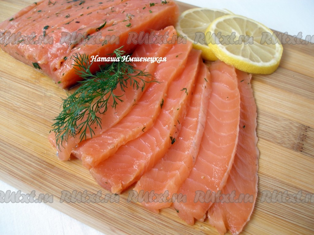Ингредиенты для роллов с соленым лососем: