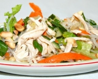 Вьетнамский салат с курицей